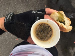 Vätternrundan 2017 - café, bollos y encurtidos