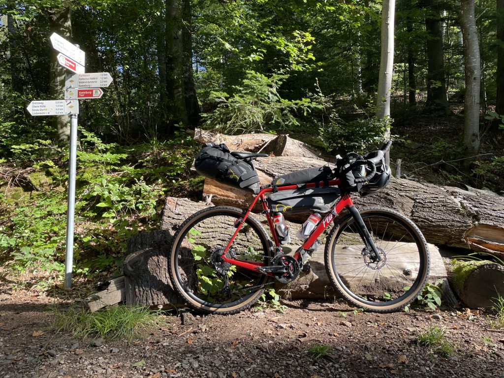 Bikepacking de cascalho na Floresta Negra